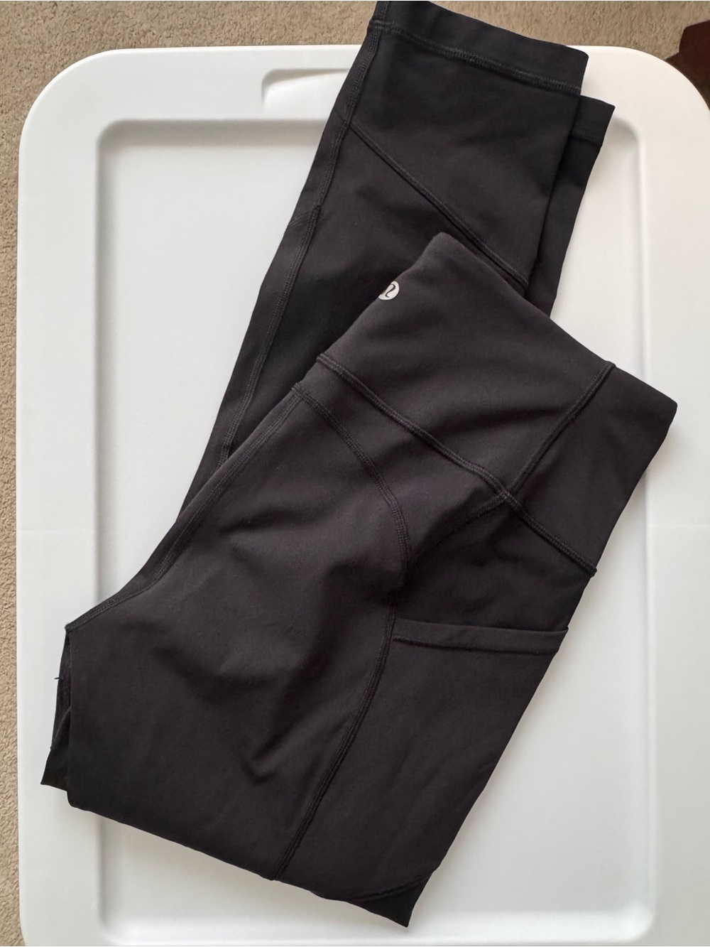 Lululelon Leggings with Side Pocket Size 8